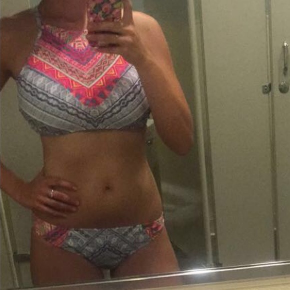 Bikini - Picture 4 of 4